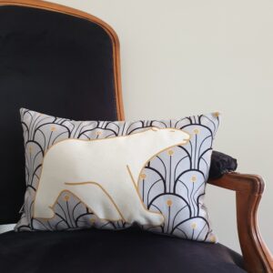 coussin art déco gris ours pompon