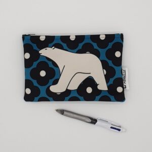 pochette ours pompon