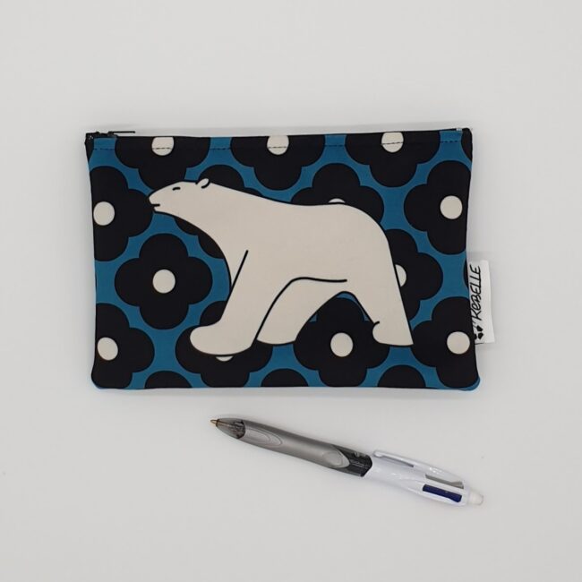 pochette ours pompon