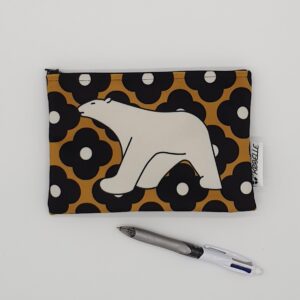 pochette ours pompon