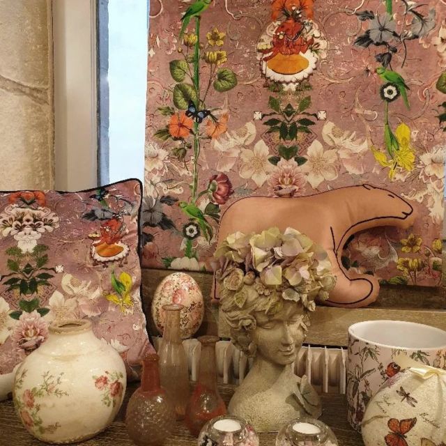 [Chasse aux oeufs/ours]
Chez @mahasiahdijon, il y a toujours des ours à découvrir. 
En ce moment, ils participent au jeu de cache cache avec les oeufs et lapins de Pâques. 
Joyeuses pâques !
🐰🐇🐇🐔🦉🐻